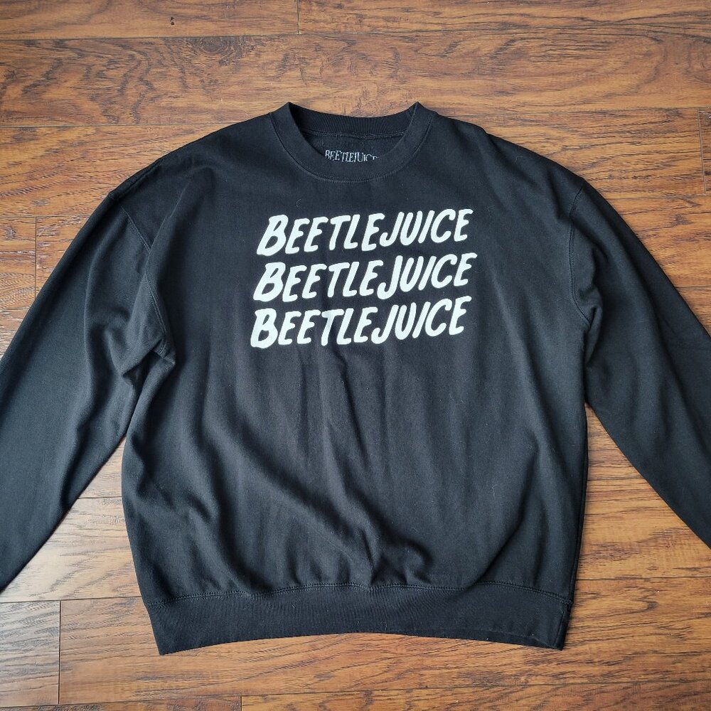 Hot Topic BEETLEJUICE Call Betelgeuse the Bio-Exorcist Pullover Sweatshirt sz XL